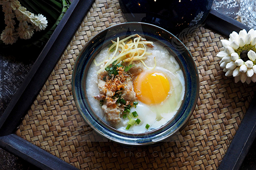 CONGEE WITH CHICKEN / PORK Served with Soft Boiled Egg 